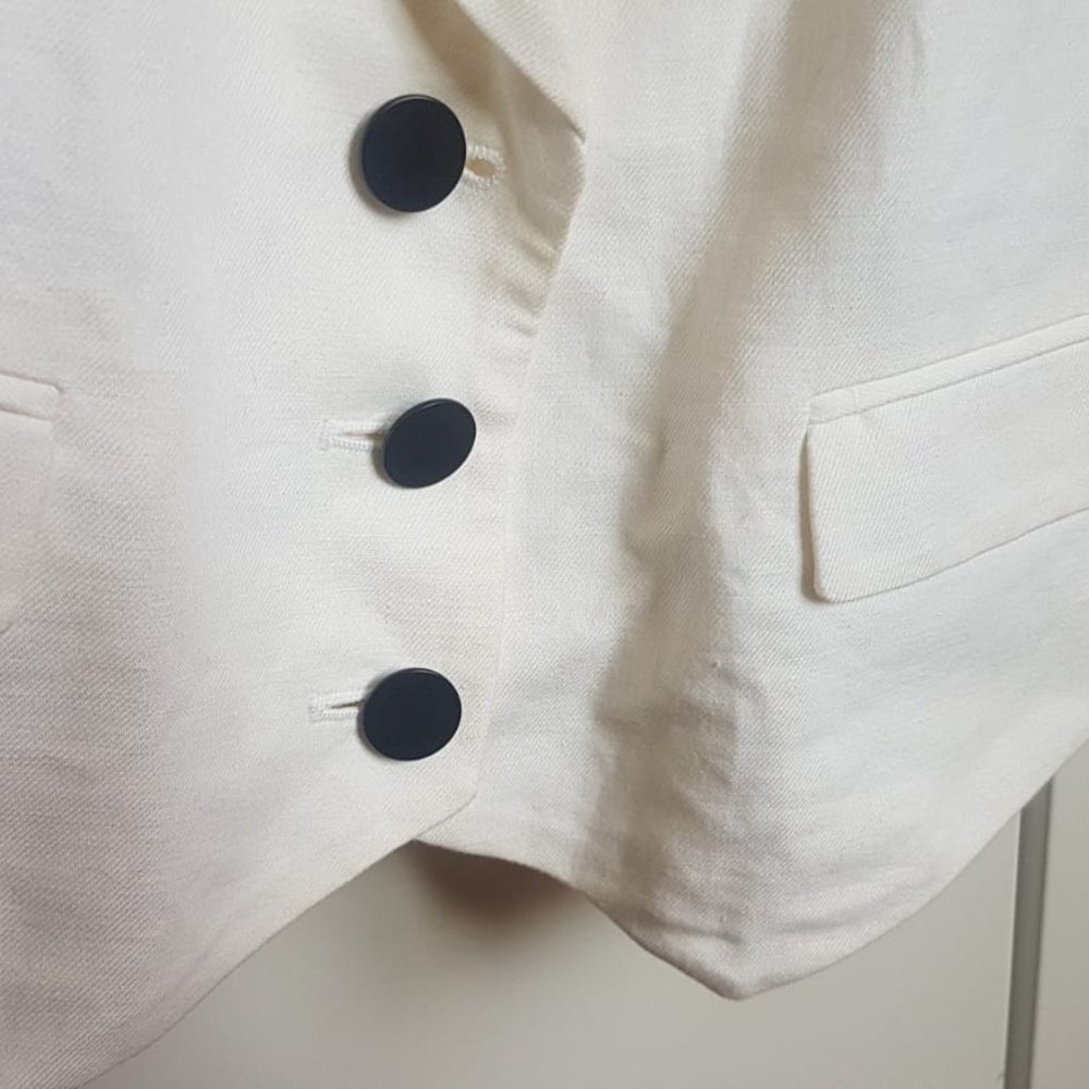 Women's White Waistcoat - Picture 5 of 7